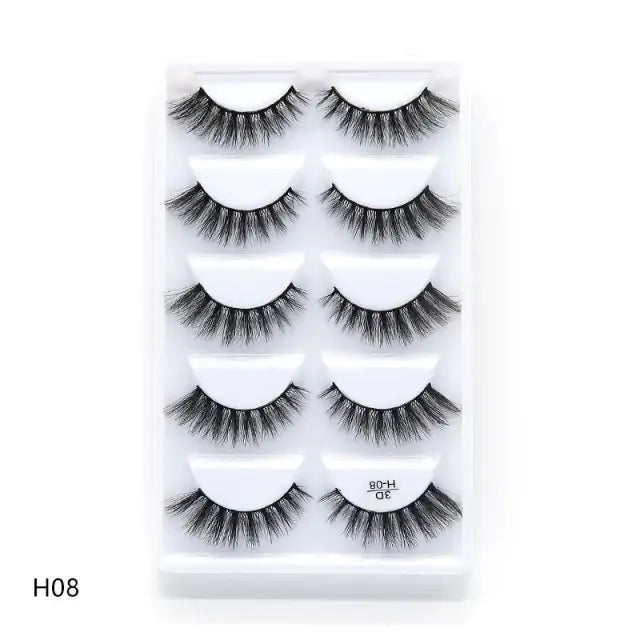 5 pairs of luxurious 3D mink eyelashes on a clear display tray